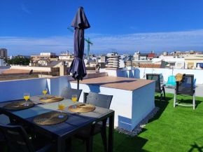 Ático centro y playa moderno con terraza privada